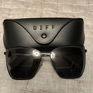 Diff Becky Black on Black Sunglasses